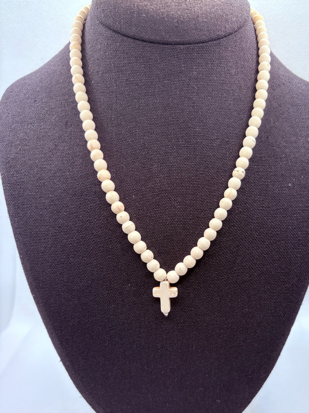 Vintage Howlite White Beaded Chain Cross Pendant Necklace 18”